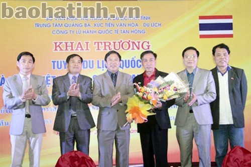 Khai trương tuyến du lịch quốc tế Hà Tĩnh - SakonNakhon (Thái Lan) - ảnh 1